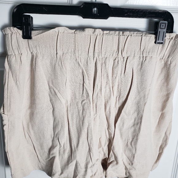 Adyson Parker Ivory Shorts - Picture 6 of 7